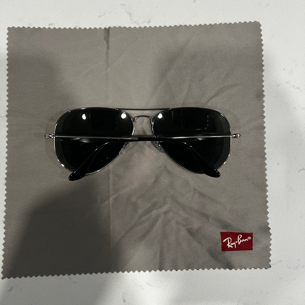 Mens Ray-Ban sunglasses. Like New